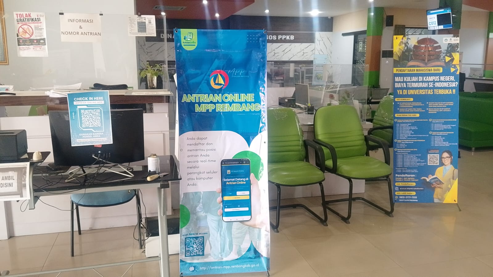 Tingkatkan Kualitas Pelayanan, DPMPTSP Adakan Sistem Antrian Online untuk MPP Rembang